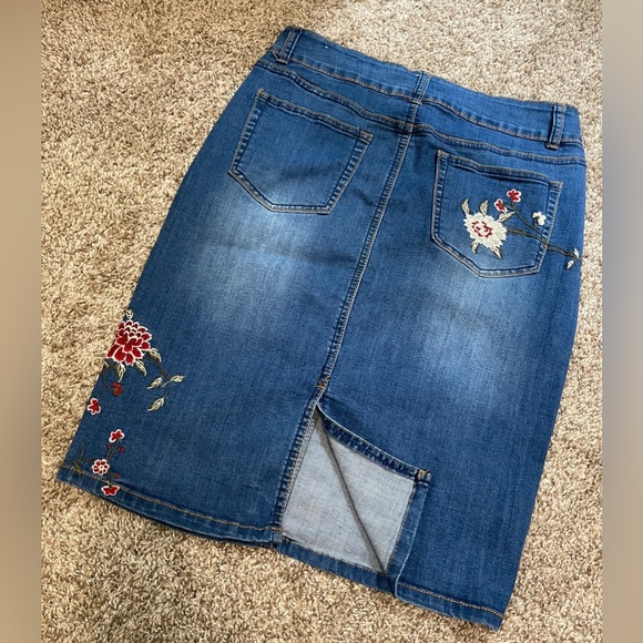 Embroidered Distressed Denim Pencil Skirt - Picture 2 of 4